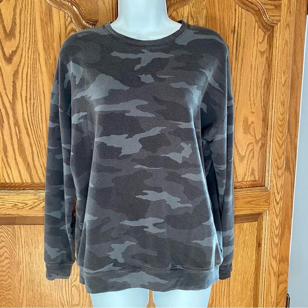 Athleta Studio to Street Camo Pullover Crewneck Sweatshirt Women’s XS 509995